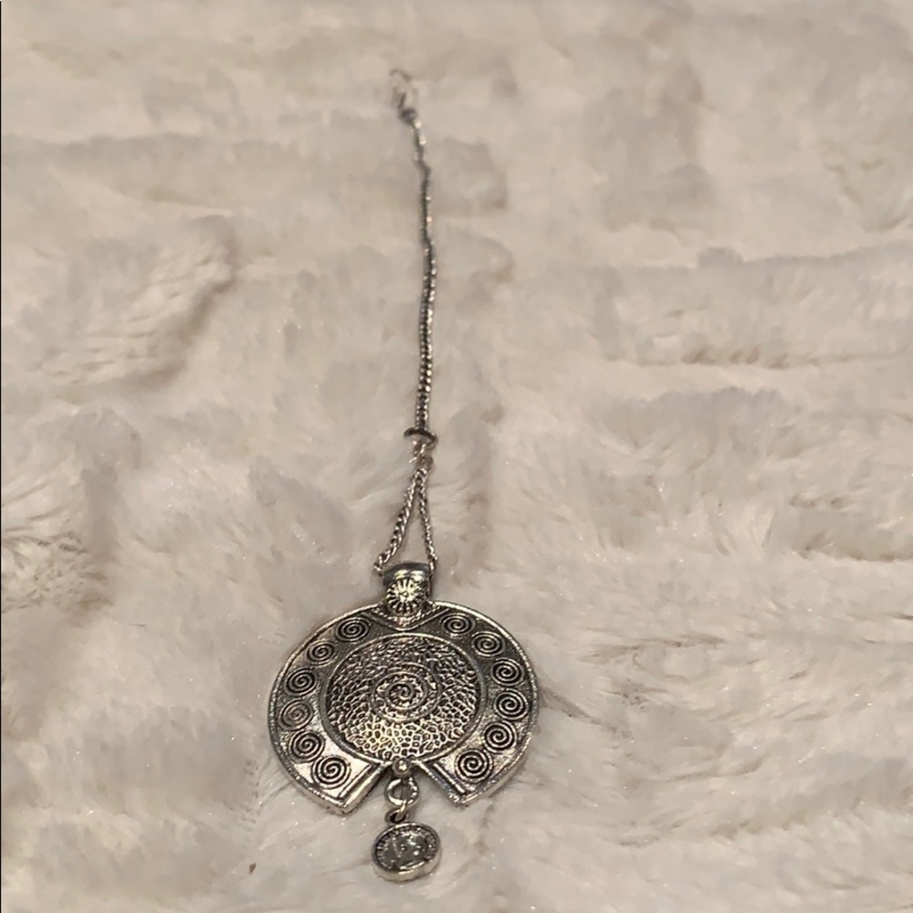 Maang tikka - Indian jewelry headpiece